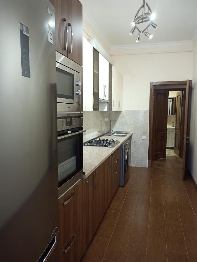 Spacious One Bedroom Apartment In The City Centre Erevan Exterior foto
